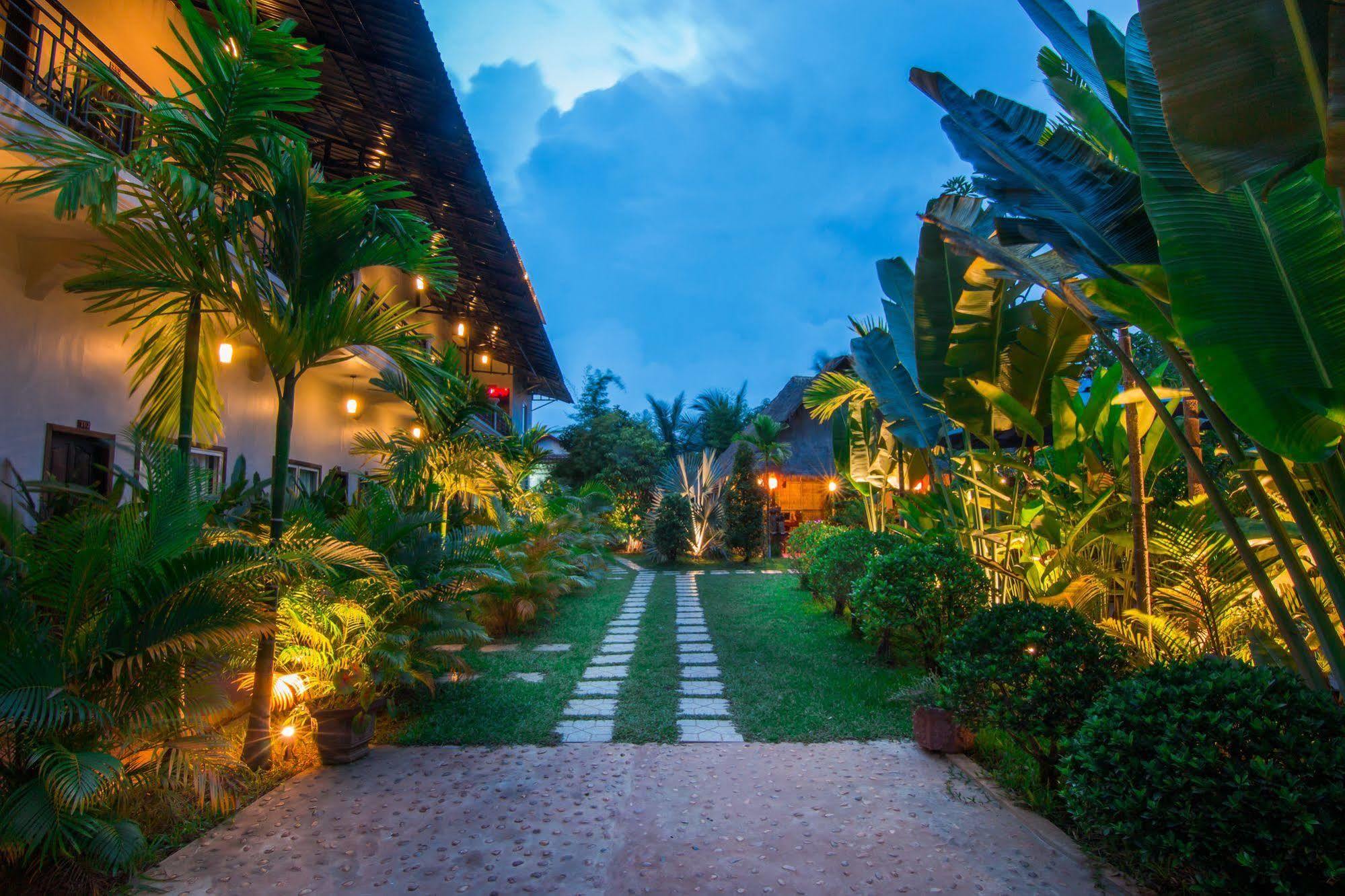 Reveal Angkor Hotel Siem Reap Exterior foto